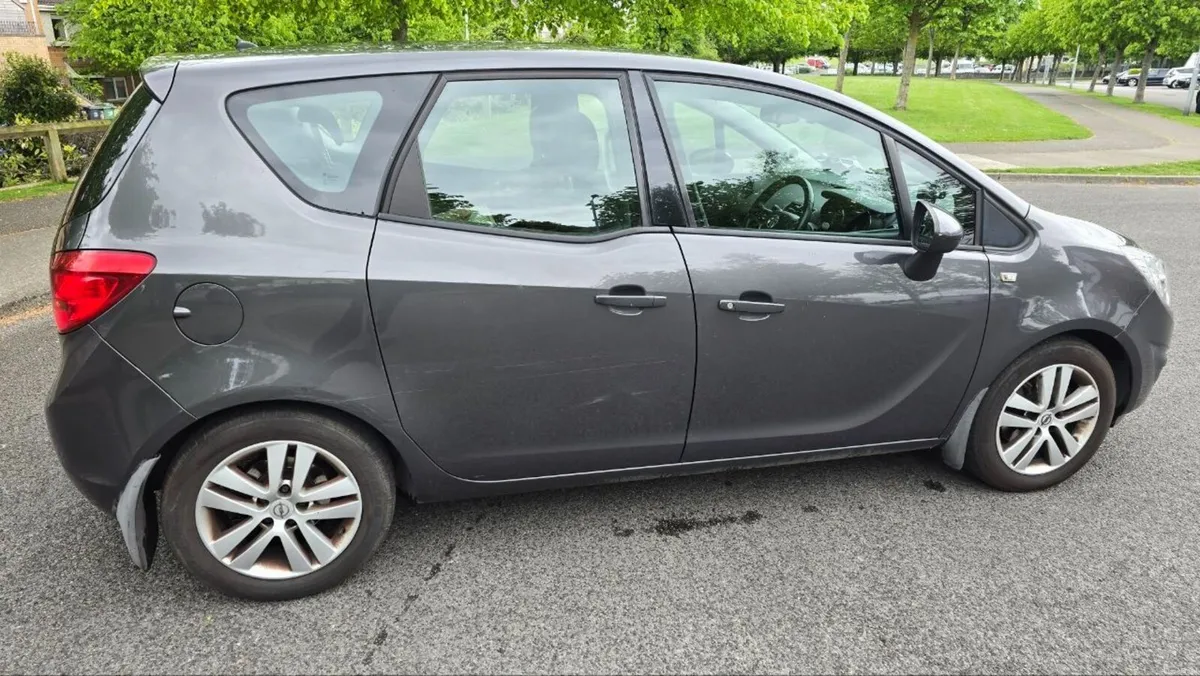 Vauxhall Meriva 2011 good condition family car - Image 4
