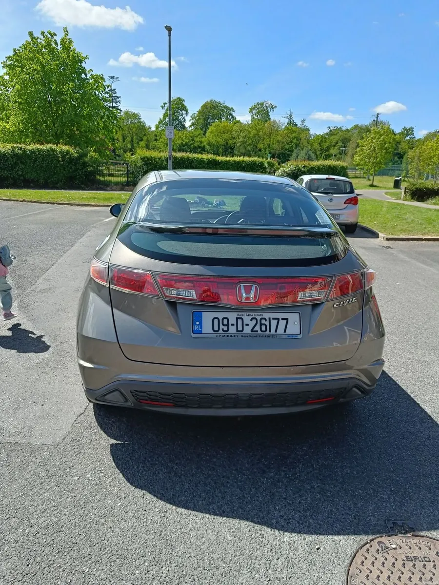 Honda Civic 2009, 2700 euro Negotiable - Image 4