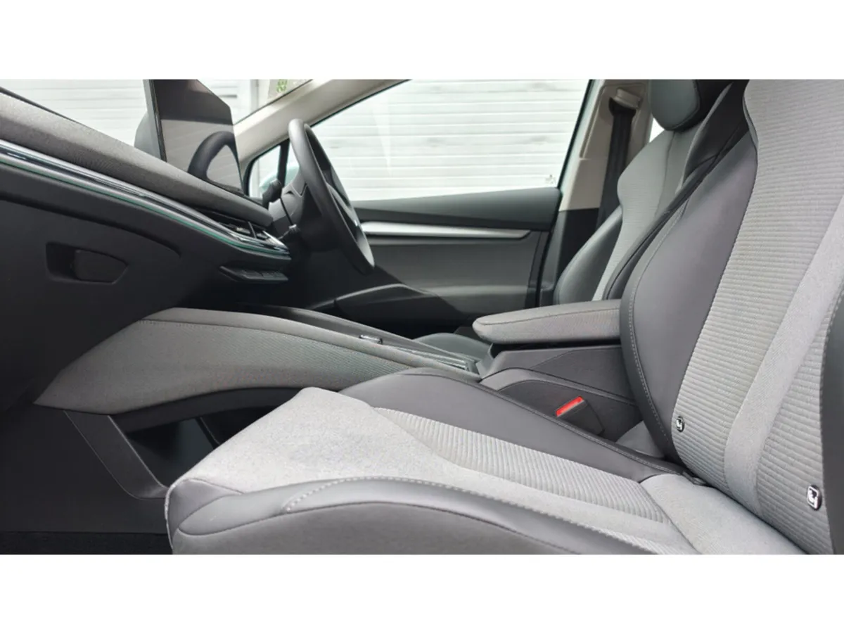 Skoda Enyaq IV 60- AS NEW WITH ONLY 40KM- ARTIC SI - Image 4