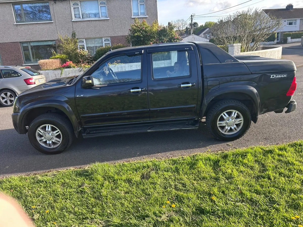 Isuzu Dmax tax and test - Image 5