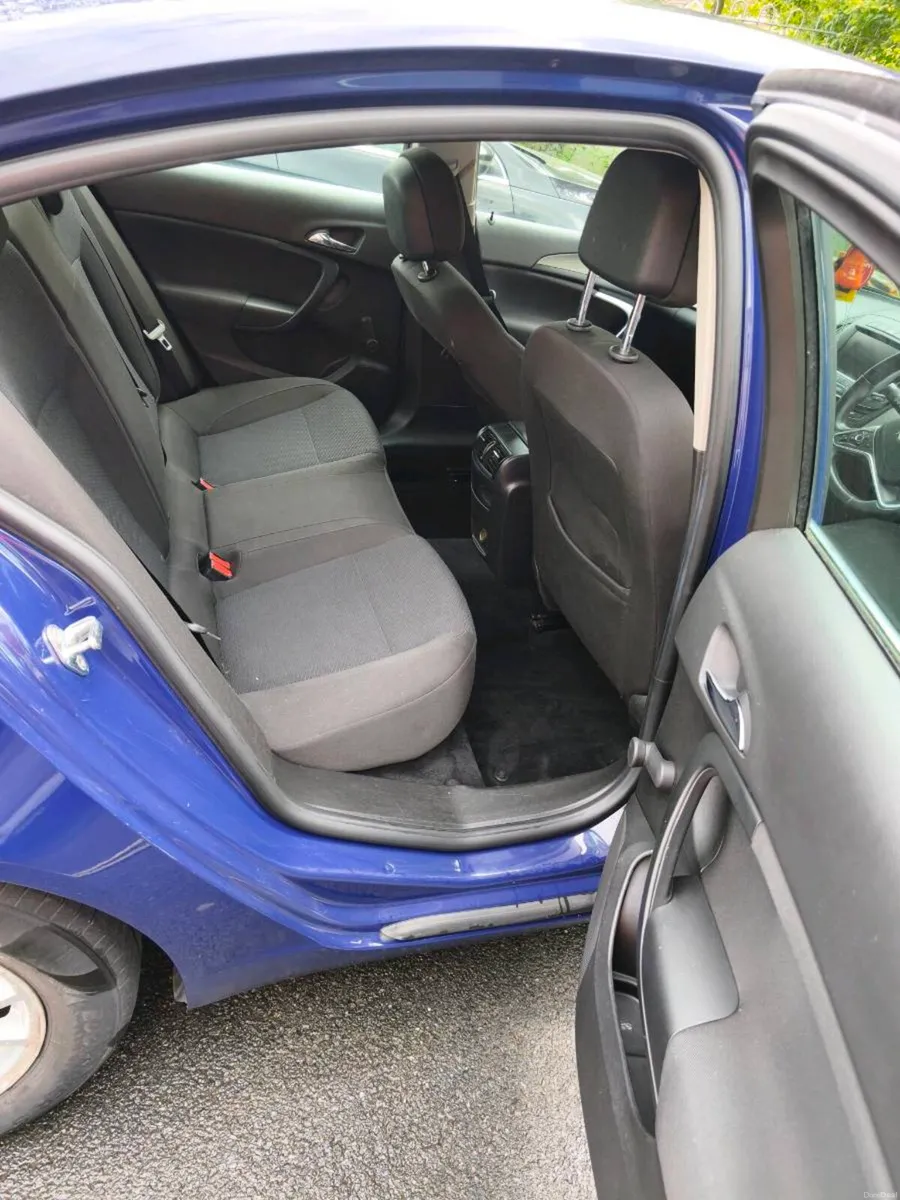 Car - Image 4