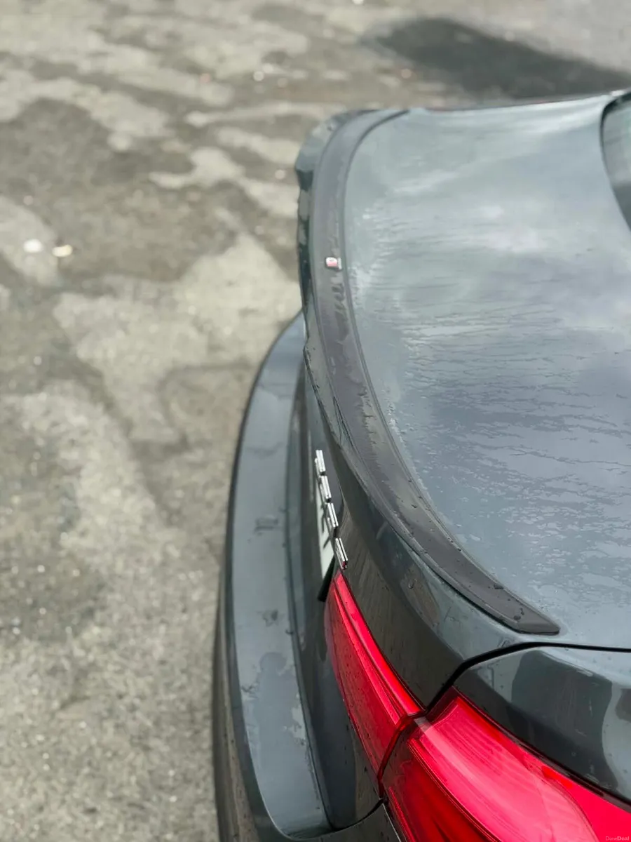 BMW 330e Sport 2018 - Image 3