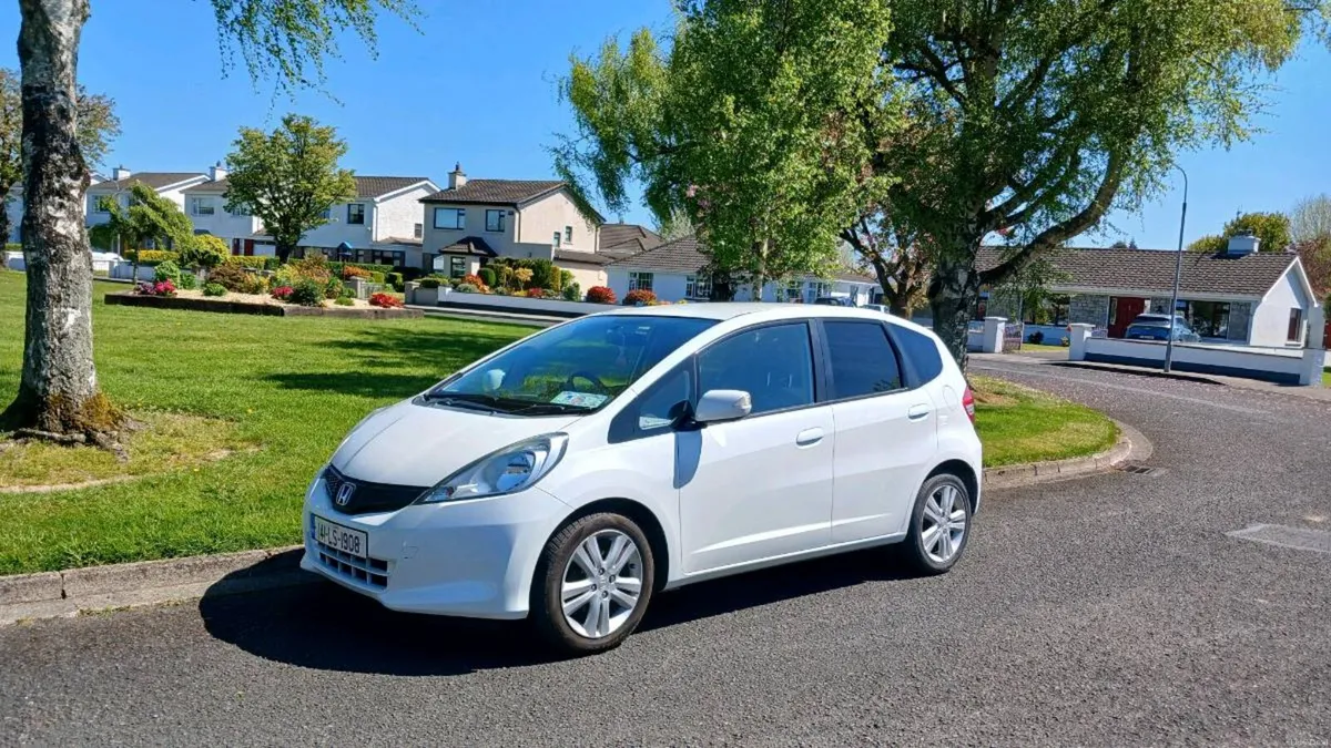 2014 Honda Jazz 1.4 I-VTEC ES+ - Image 2