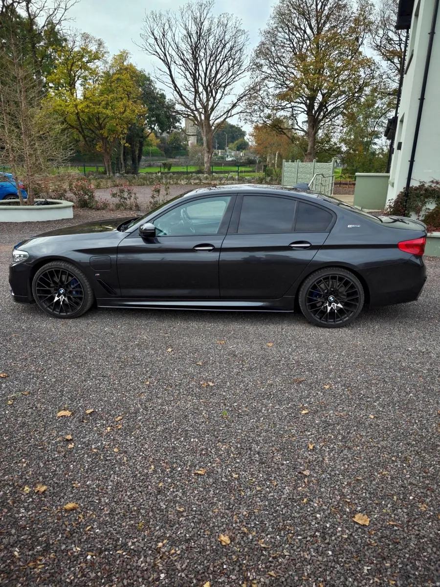 BMW 5-Series 2018 - Image 6