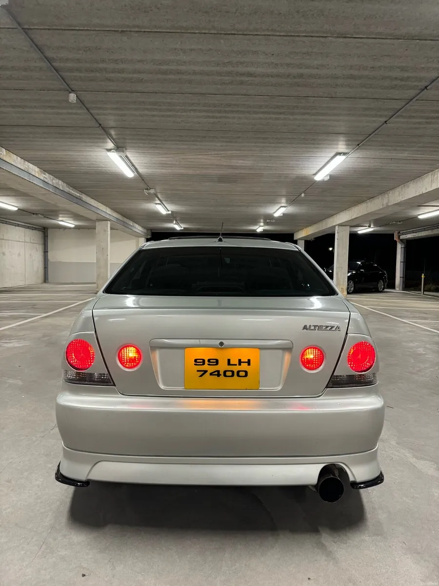 Toyota Altezza *Sunroof* - Image 2