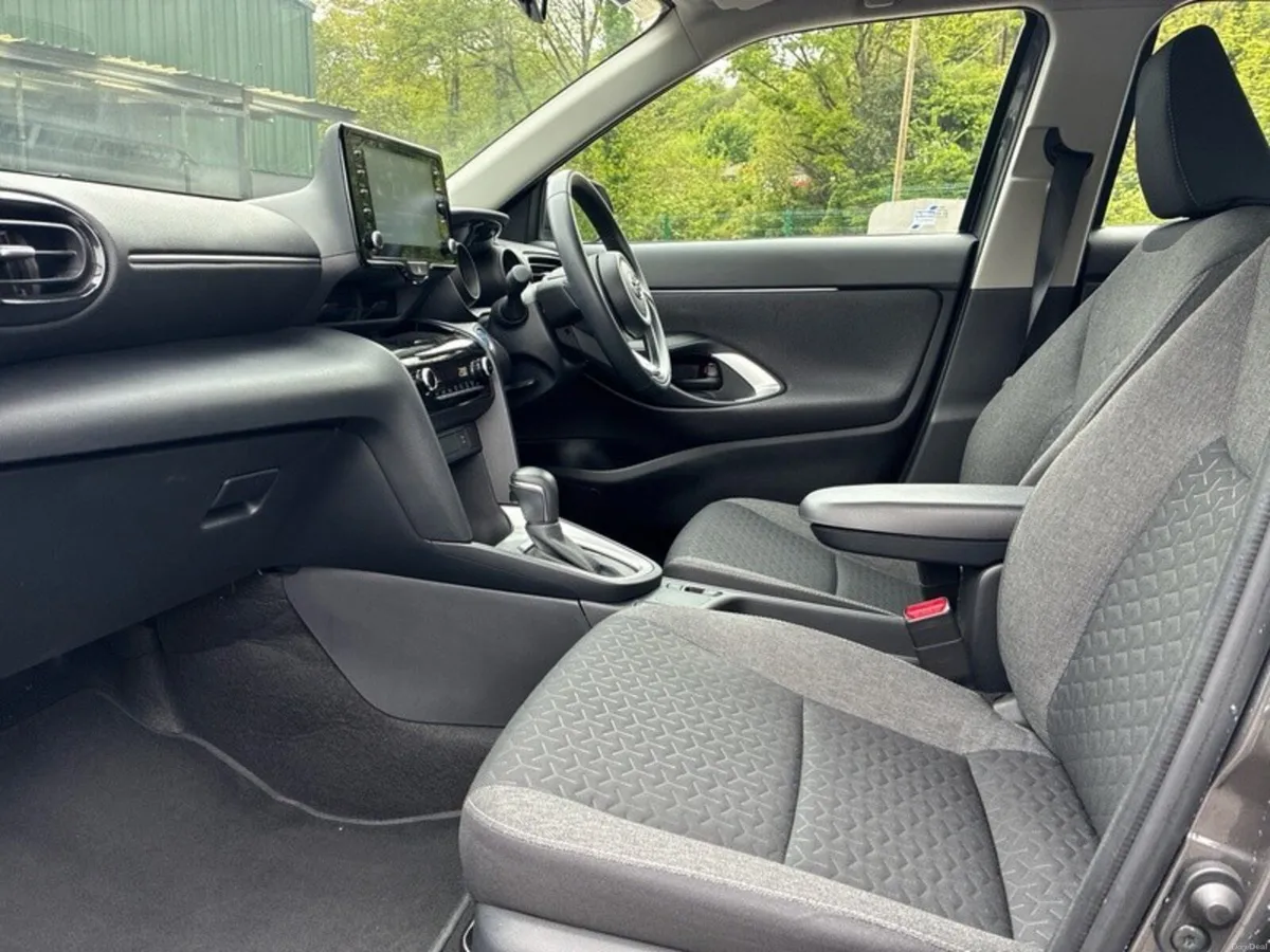 Toyota Yaris Cross YARIS CROSS LUNA - GRANDONS - Image 6