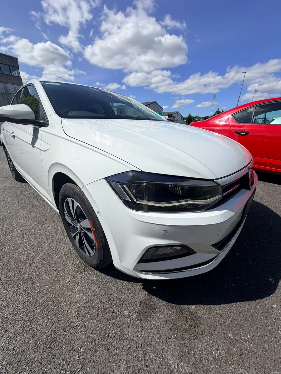 2018 Volkswagen Polo White - Image 3