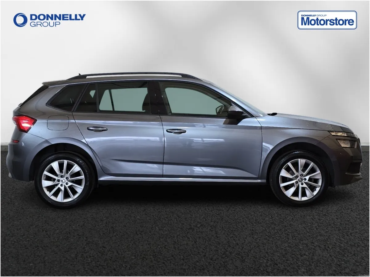 Skoda KAMIQ Hatchback SE Drive - Image 3