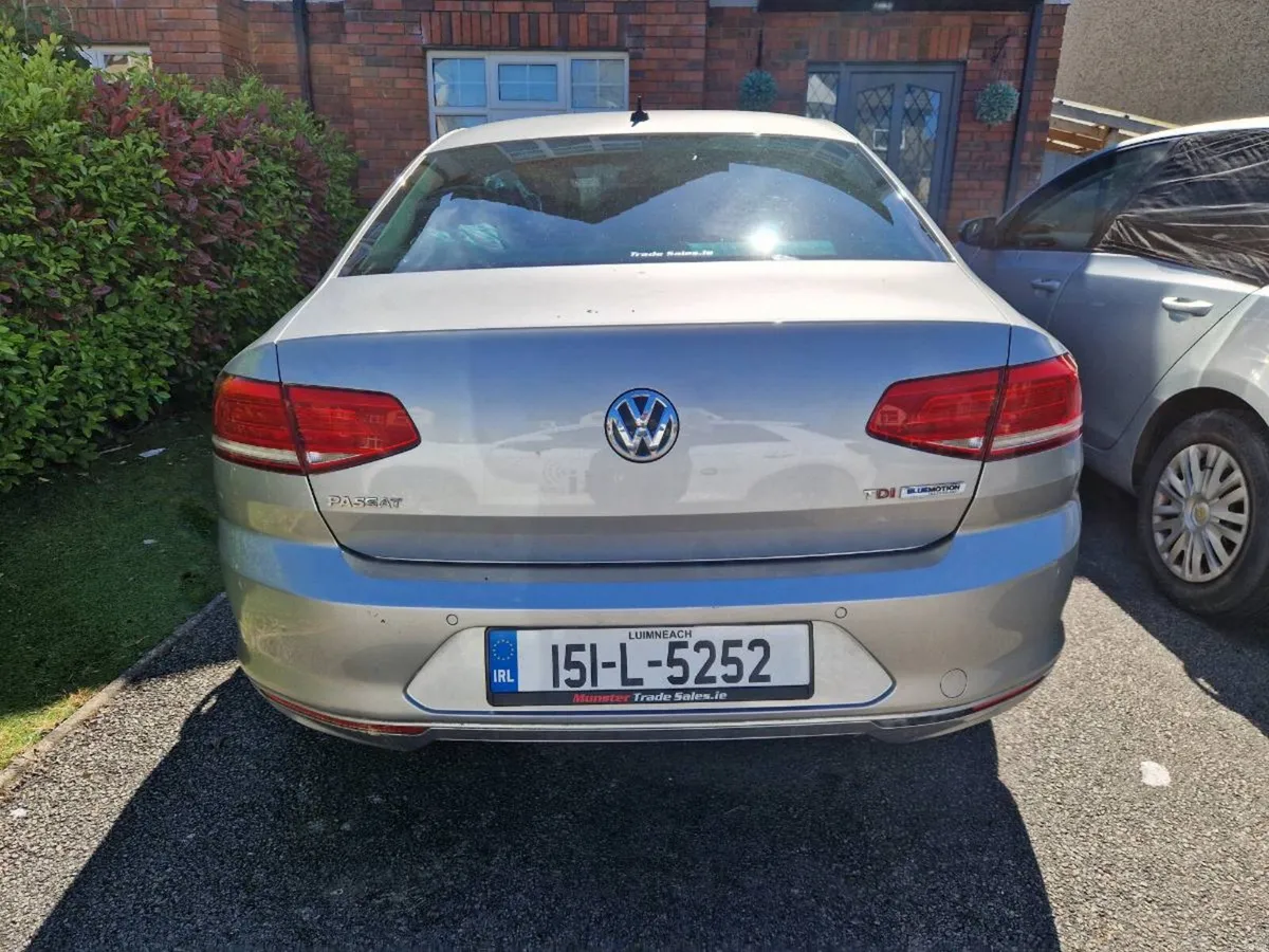 2015 Volkswagen Passat bluemotion - Image 1