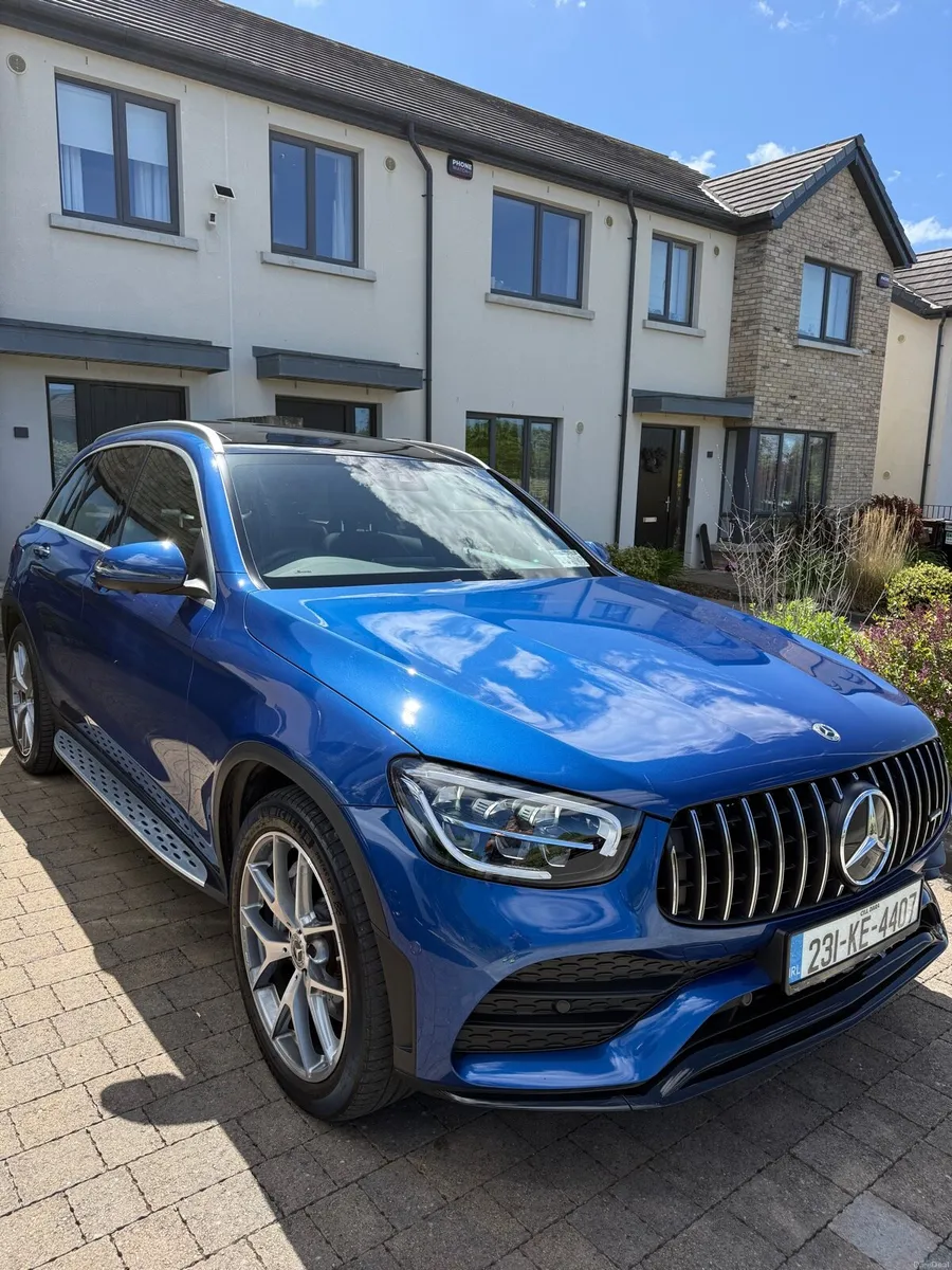 Mercedes-Benz GLC 300d AMG Premium Plus (2023) - Image 2