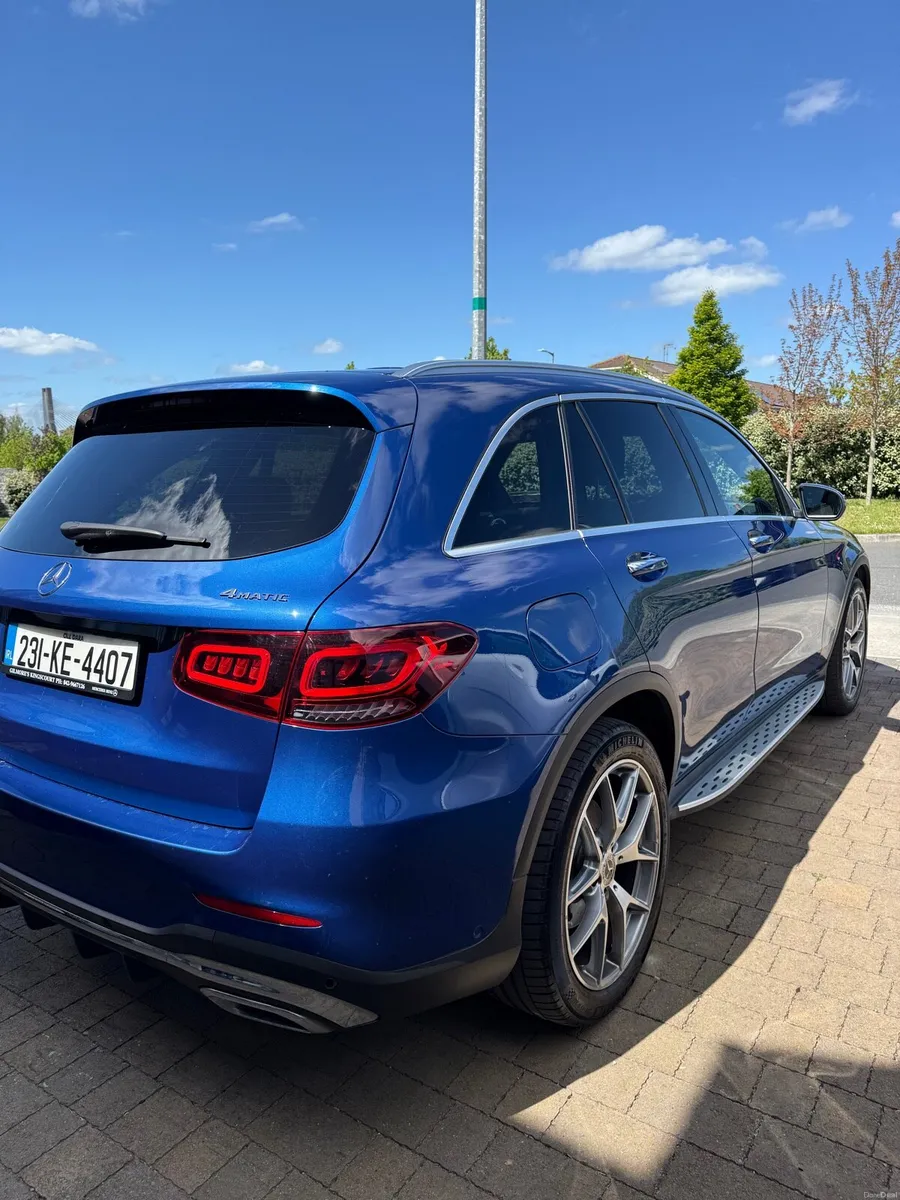 Mercedes-Benz GLC 300d AMG Premium Plus (2023) - Image 3