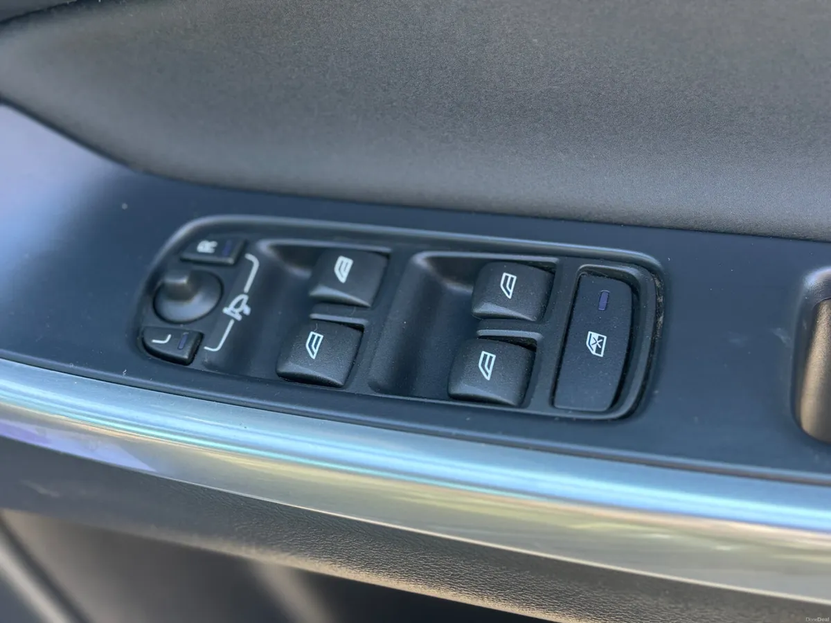 2014 Volvo XC60  | 58k Miles | Immaculate - Image 3