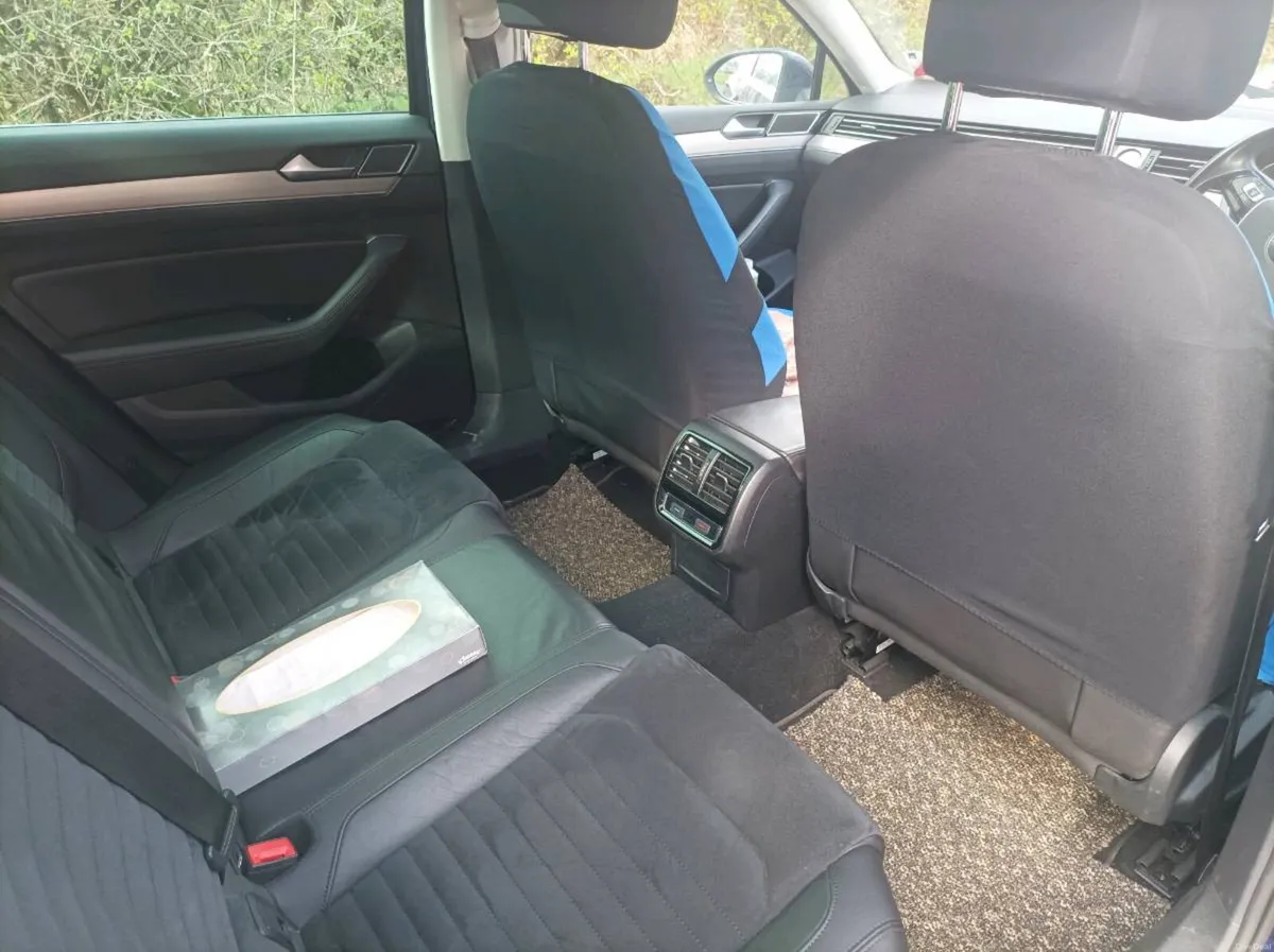 Car - Image 3