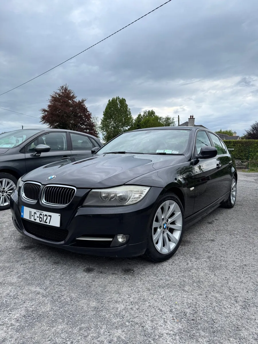 BMW 3-Series 2011 - Image 1