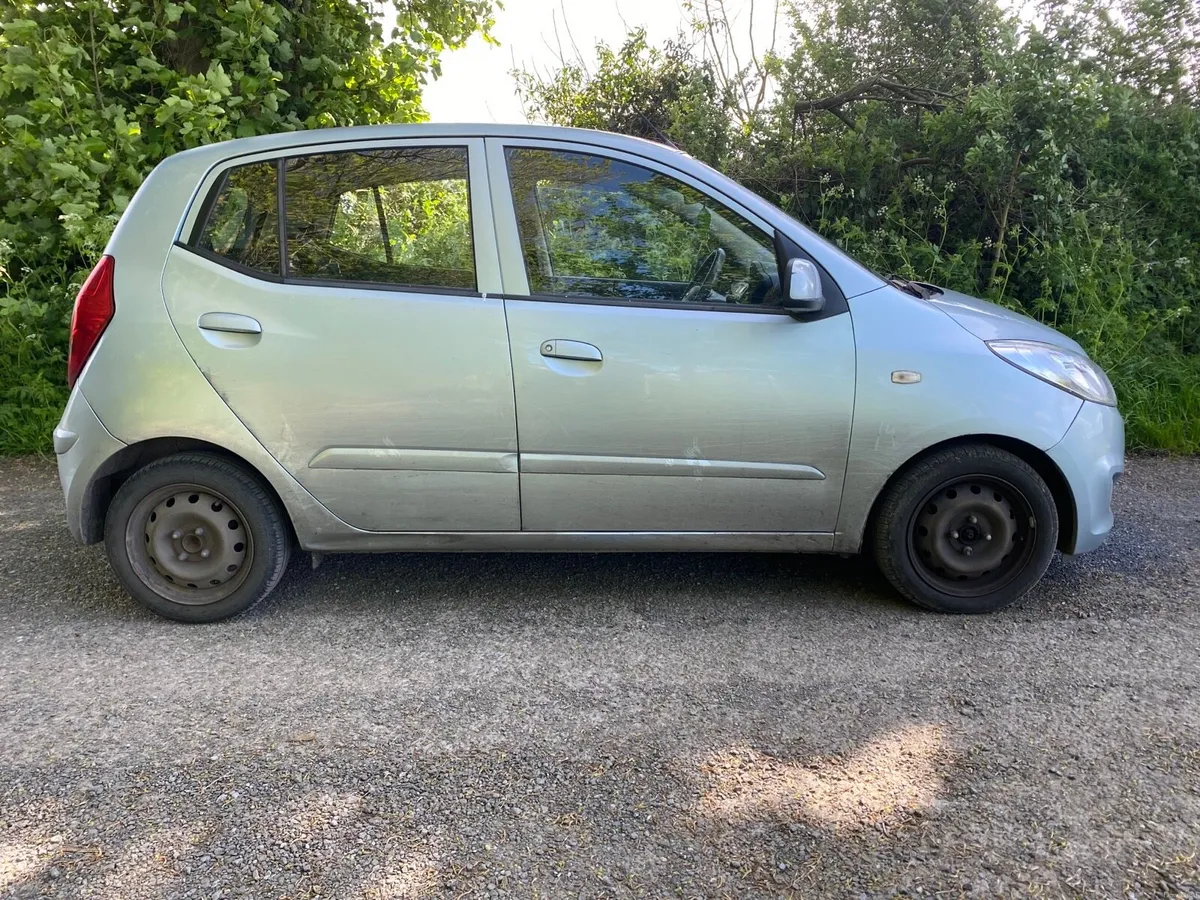 HYUNDAI I10 DRIVING SWEET LH SIDE DAMAGE - Image 1