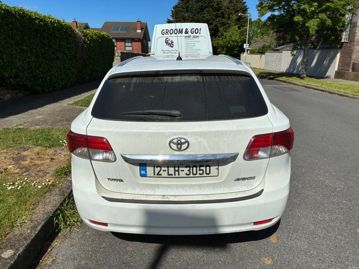 Toyota Avensis Estate - €1,875 - Image 4