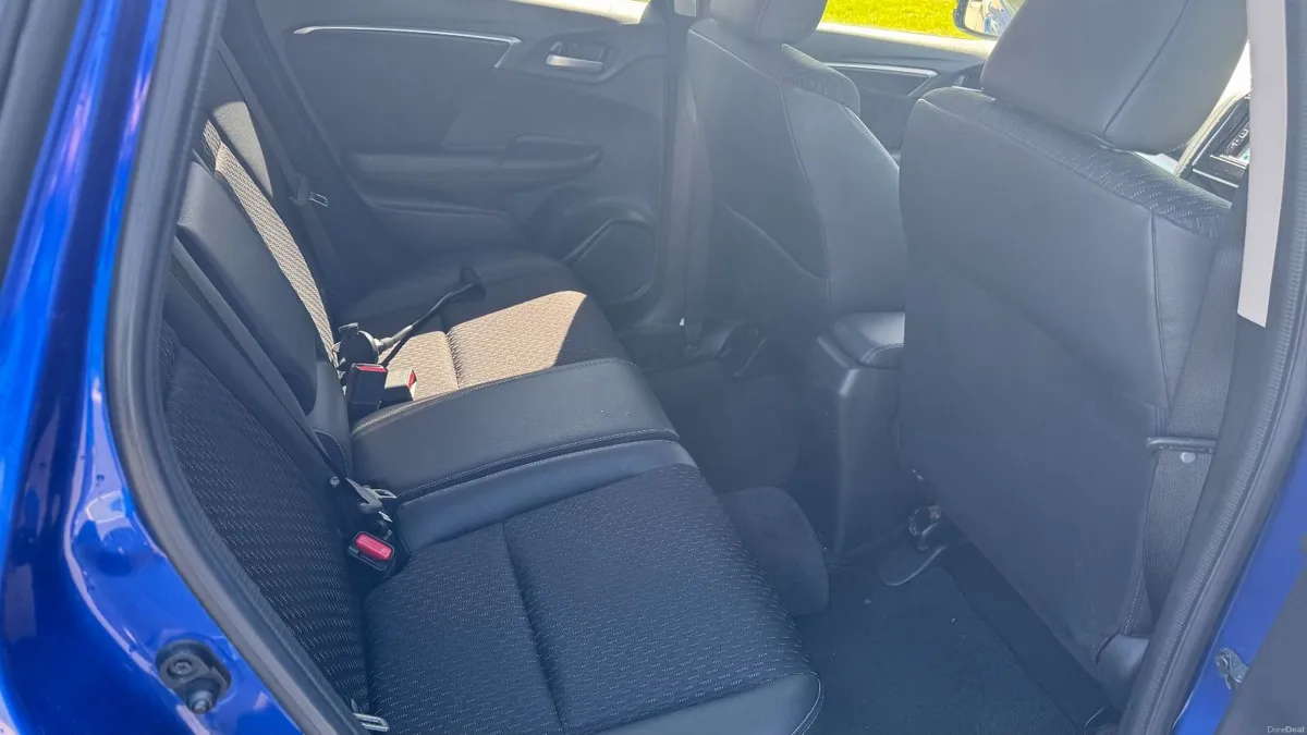 Honda Fit 2014 - Image 2