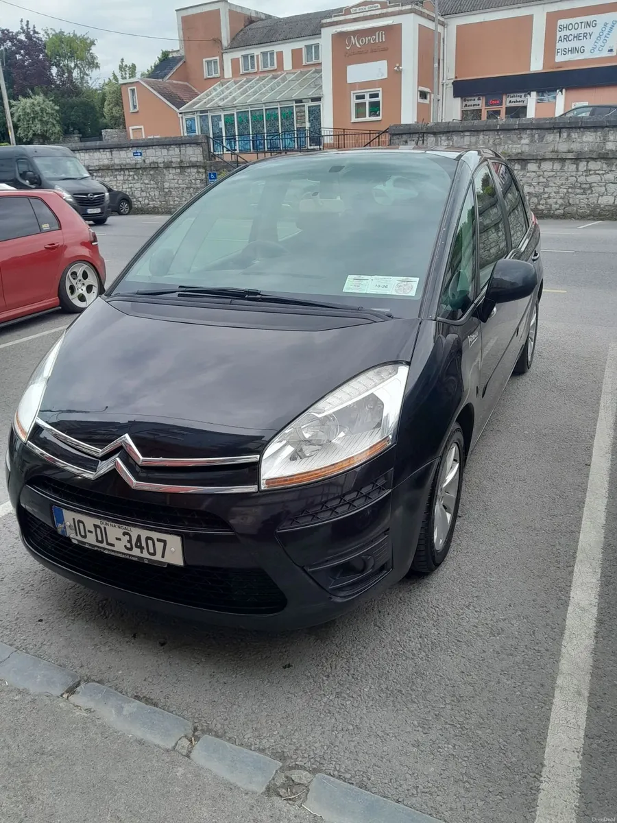 Citroen C4 Picasso 2010 - Image 1
