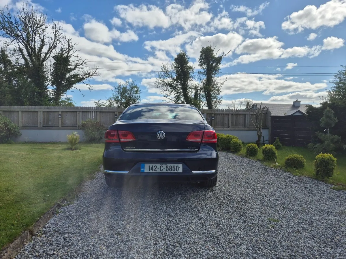 Volkswagen Passat 2014 executive style - Image 3