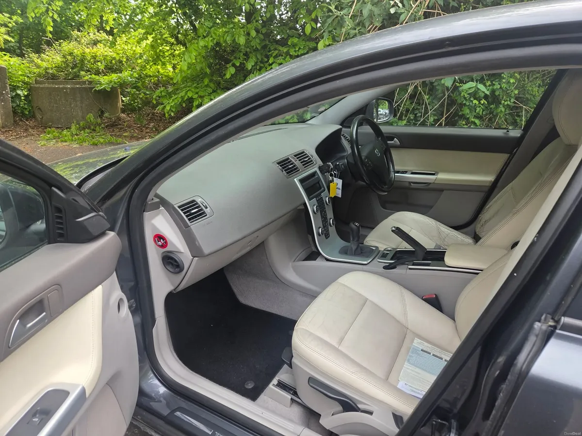 Volvo S40 2010 - Image 4