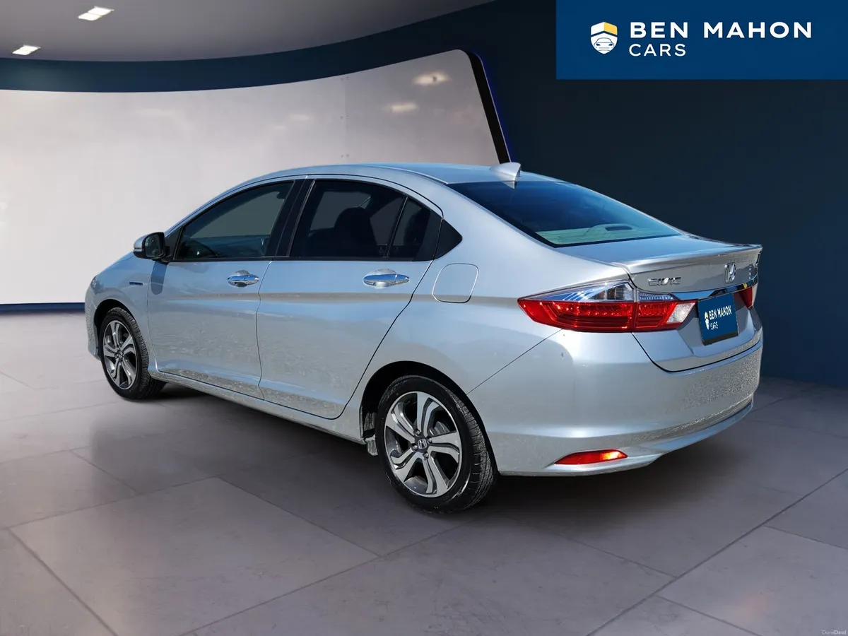 Honda Civic Grace 1.5Hybrid Automatic - Image 3