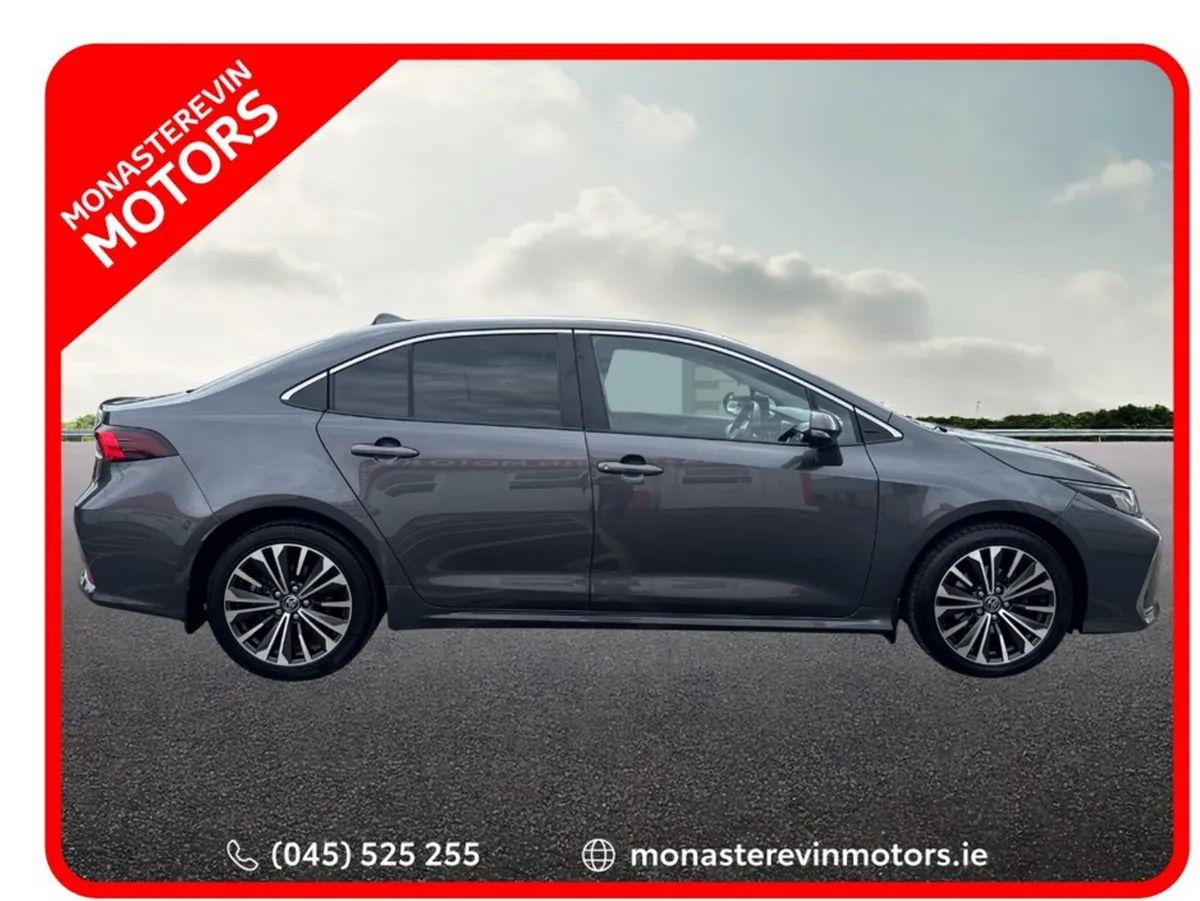 Toyota Corolla LUNA SPORT SALOON 4DR - Image 3