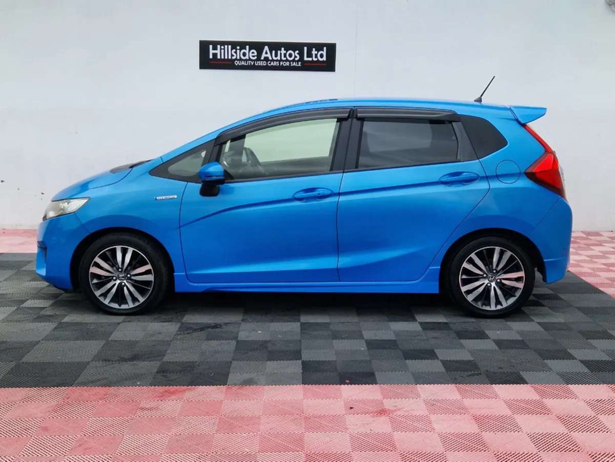 Honda Fit L-PACKAGE 1.5 HYBRID,AUTOMATIC - Image 6