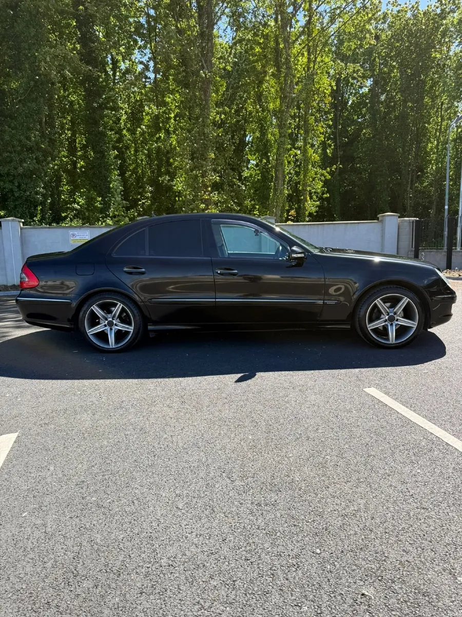 Mercedes-Benz E-Class 2007 - Automatic - Image 4