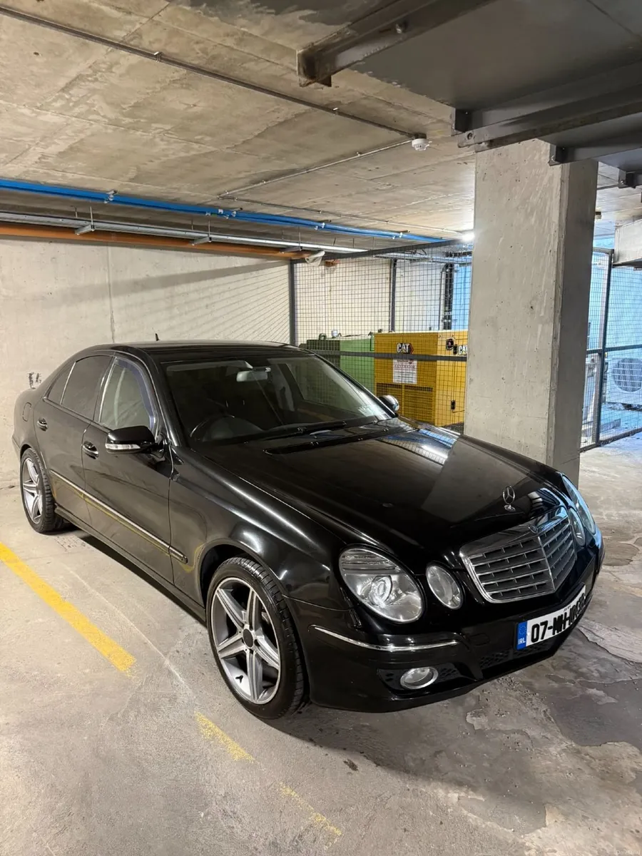 Mercedes-Benz E-Class 2007 - Automatic - Image 2