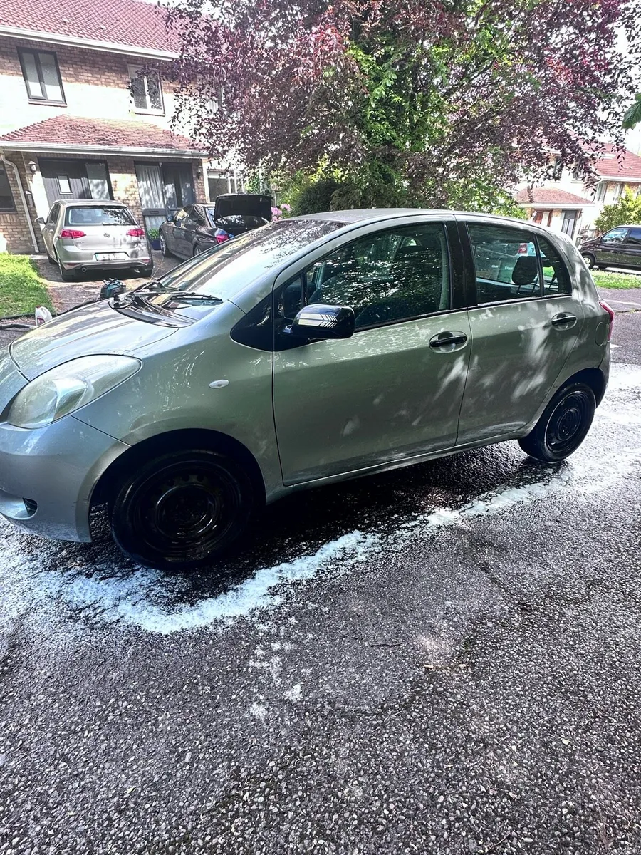 Toyota Yaris 1.0 petrol 2007 Clean car - Image 4