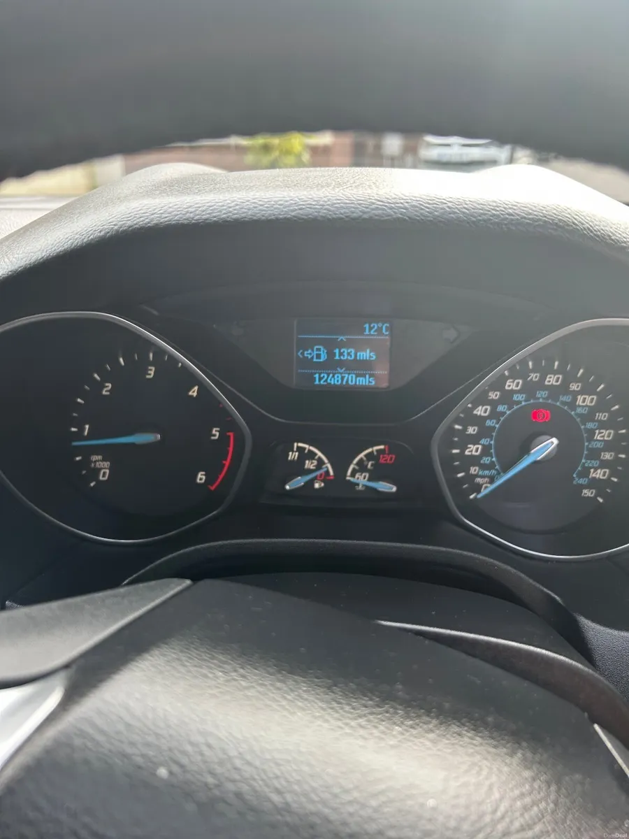 Ford Focus 2014 - Image 2