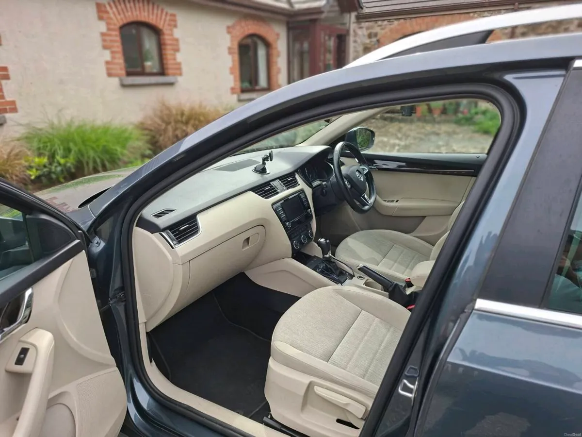 Skoda Octavia Combi - Image 4