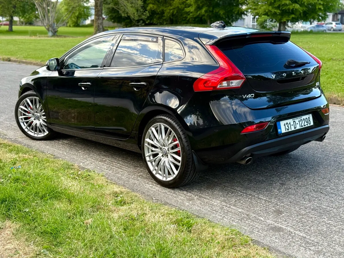Volvo V40 Auto  2.0 D 5cilinder lovely - Image 3