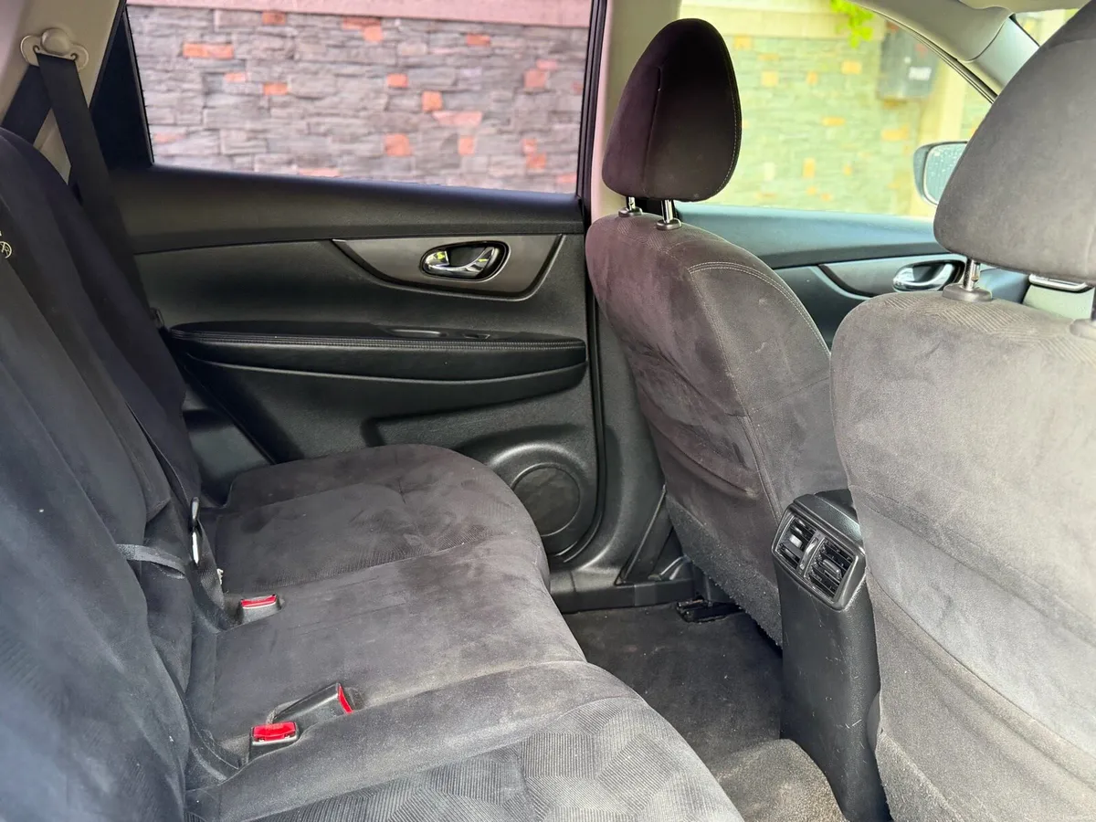 2015 (152) Nissan x-trail 7 seats - Image 5