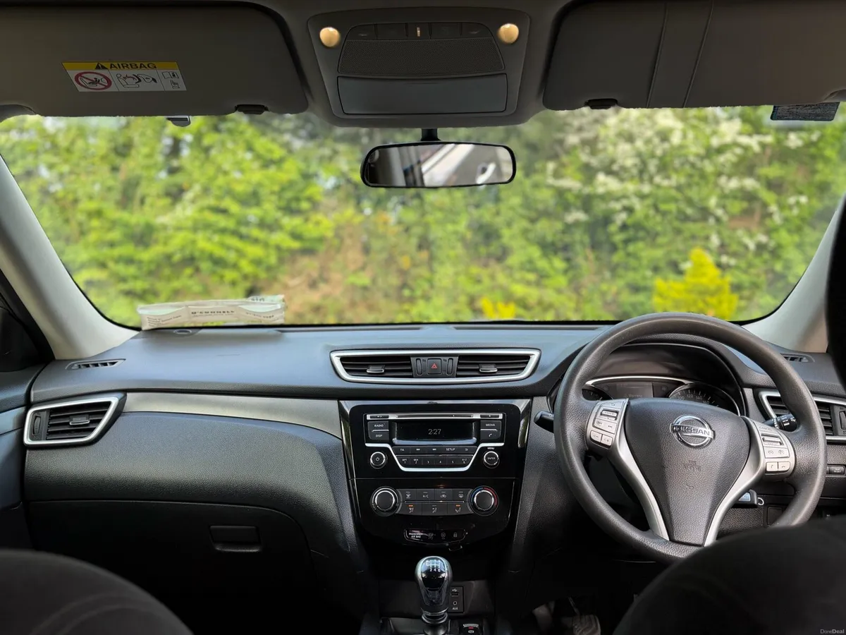 2015 (152) Nissan x-trail 7 seats - Image 6