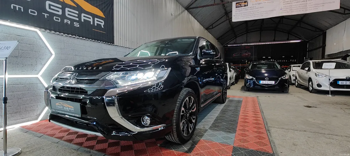 2018 Mitsubishi Outlander Plug in Hybrid - Image 2
