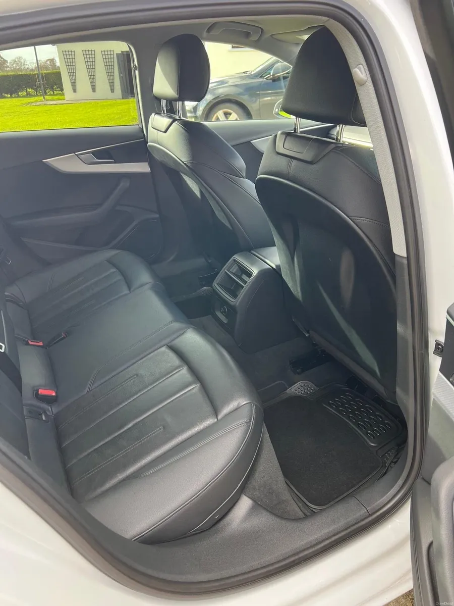 Audi A4 limousine 181D21020 - Image 4