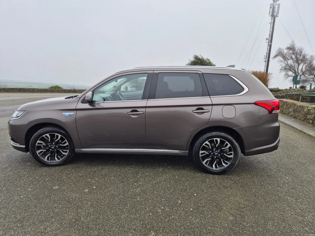 Mitsubishi Outlander Phev - Image 1