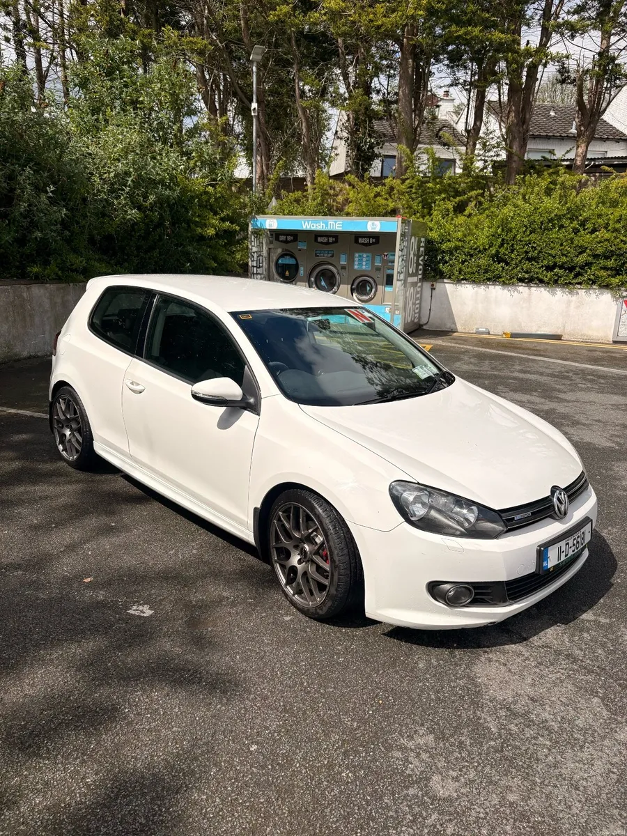 Volkswagen Golf 2011 - Image 1