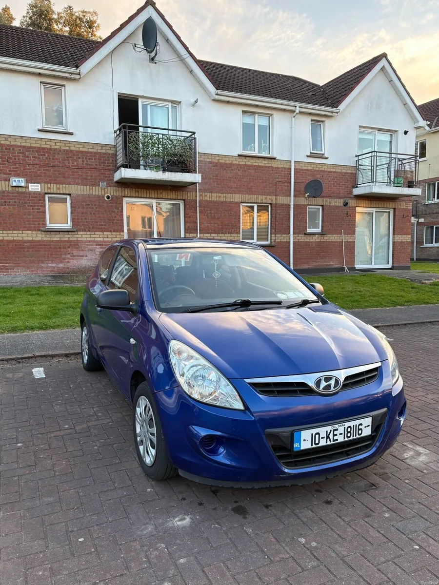 Hyundai i20 2010 Manual - Image 1