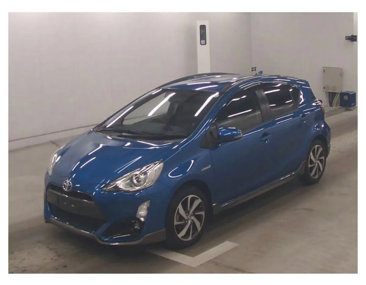 2015 Toyota Aqua Blue Urban - Image 3