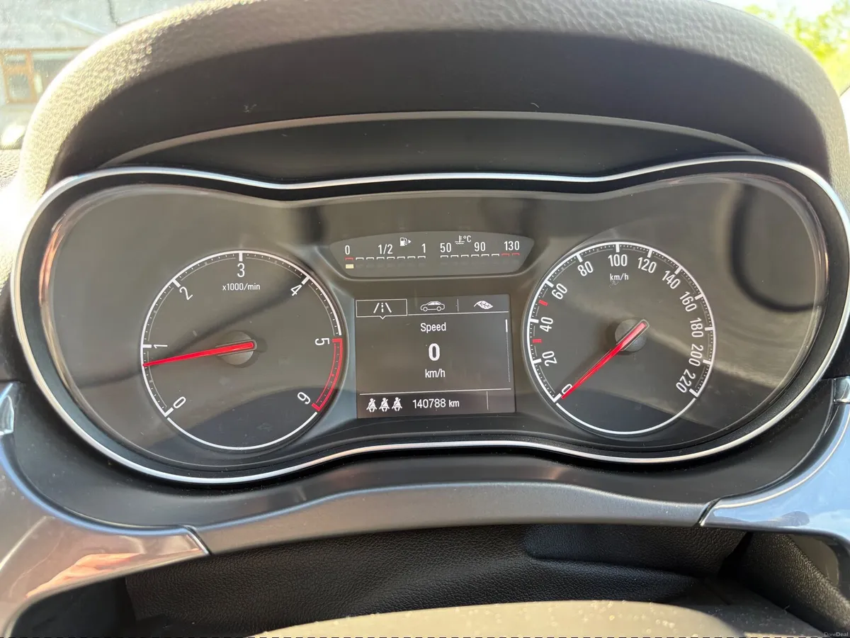 Opel Corsa 2018 - Image 2