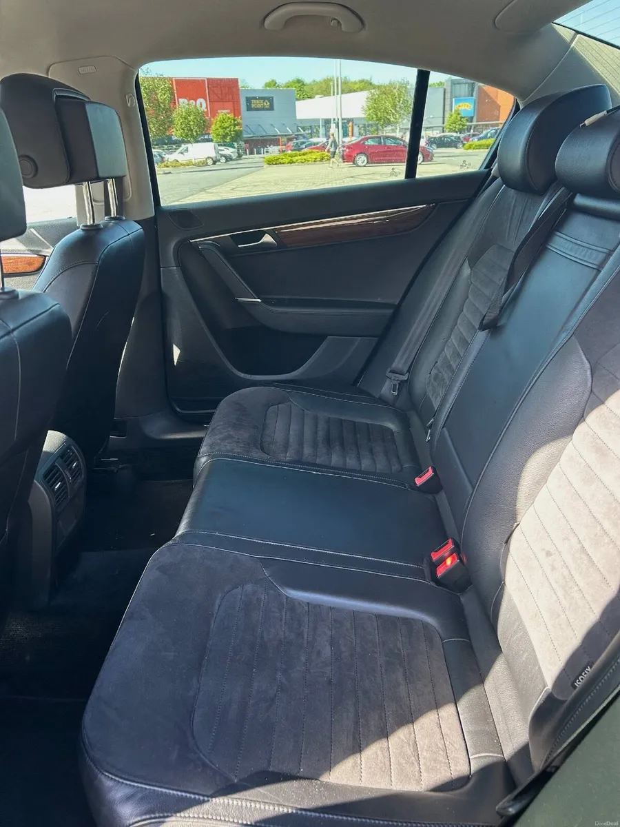 Volkswagen Passat 2012 - Image 3