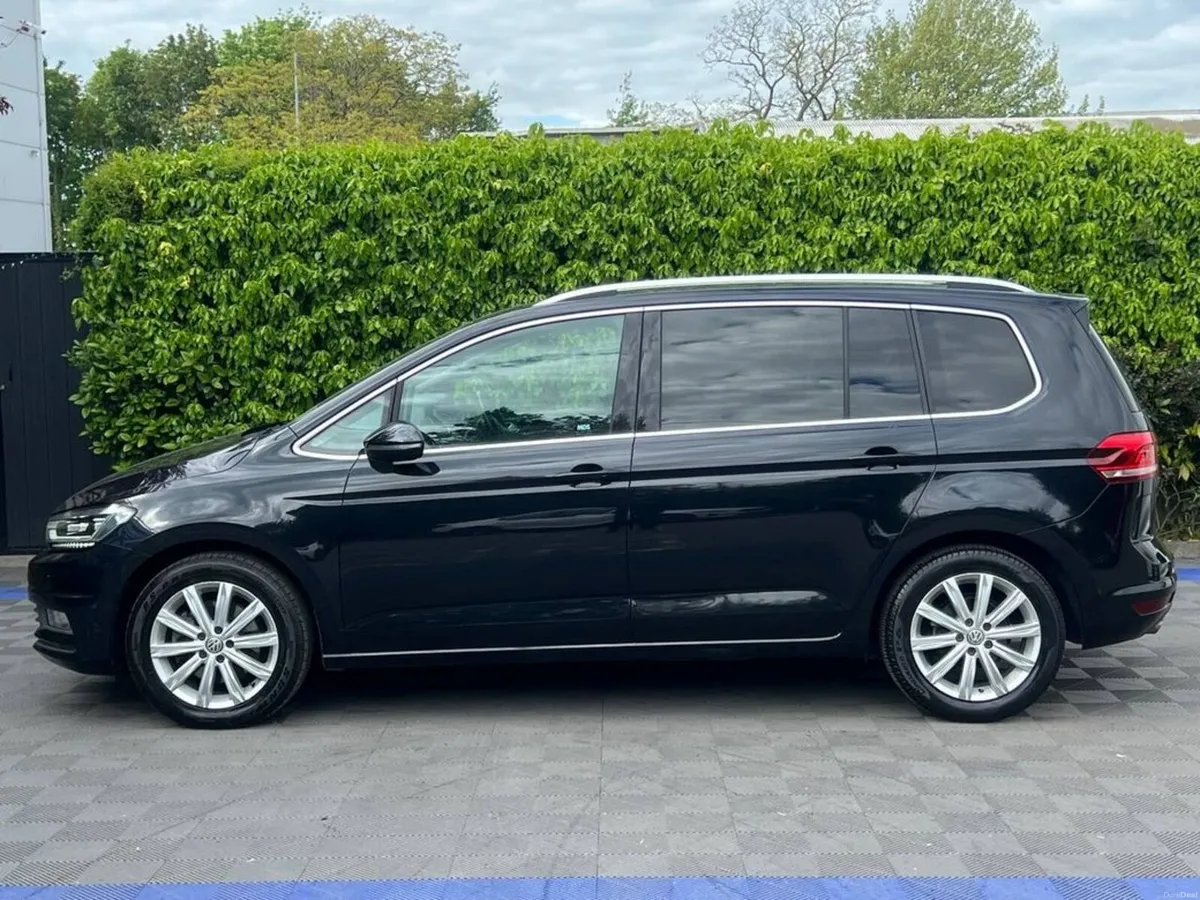 Volkswagen Touran HIGHLINE 7-SEATER 1.4 TSI AUTO / - Image 3