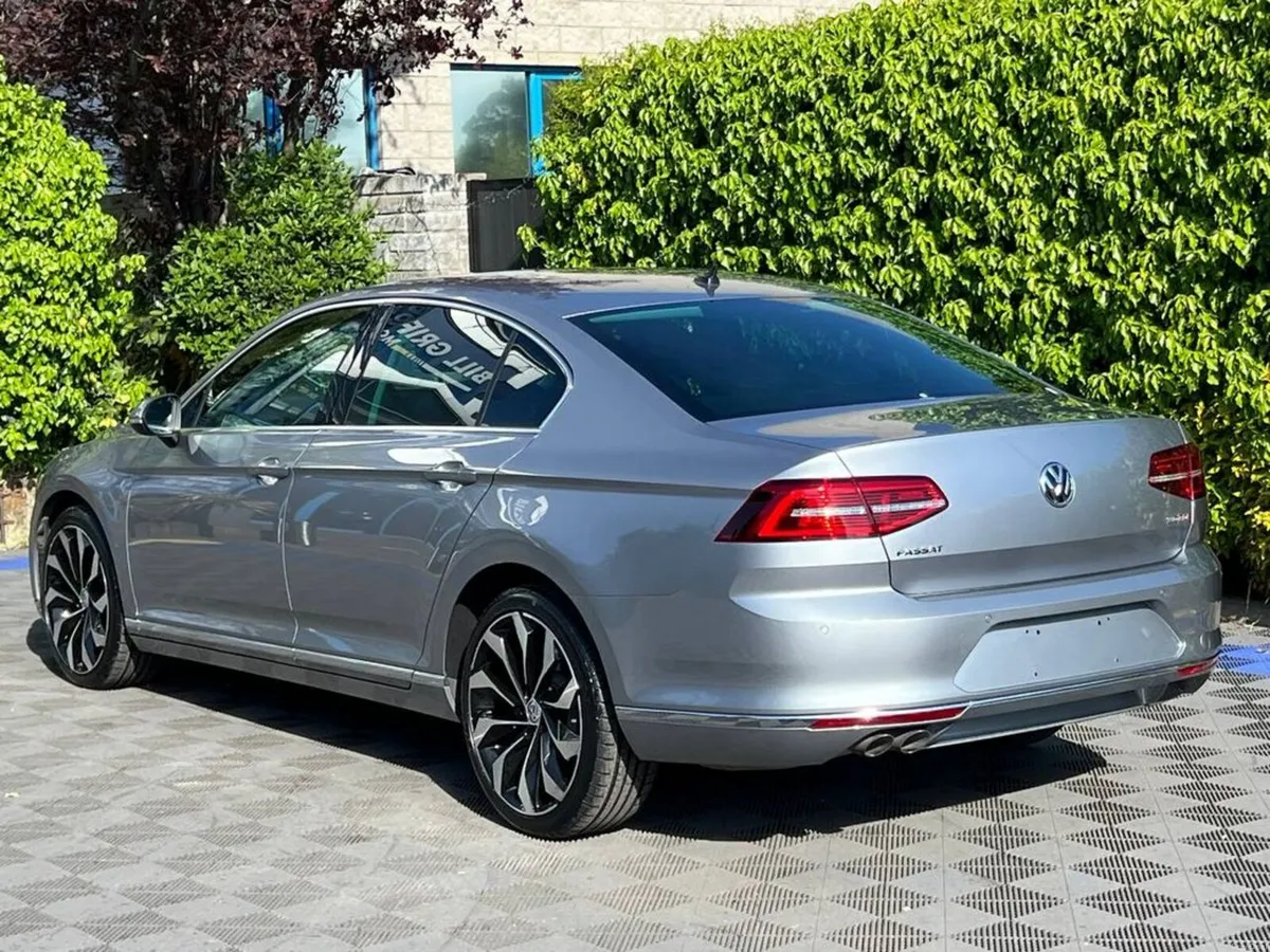 Volkswagen Passat HIGHLINE R-LINE PACK 2.0 TDI AUT - Image 4