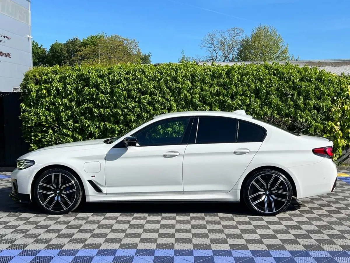 BMW 5-Series 530e LCI M-SPORT COMPETITION 2.0 HYBR - Image 3