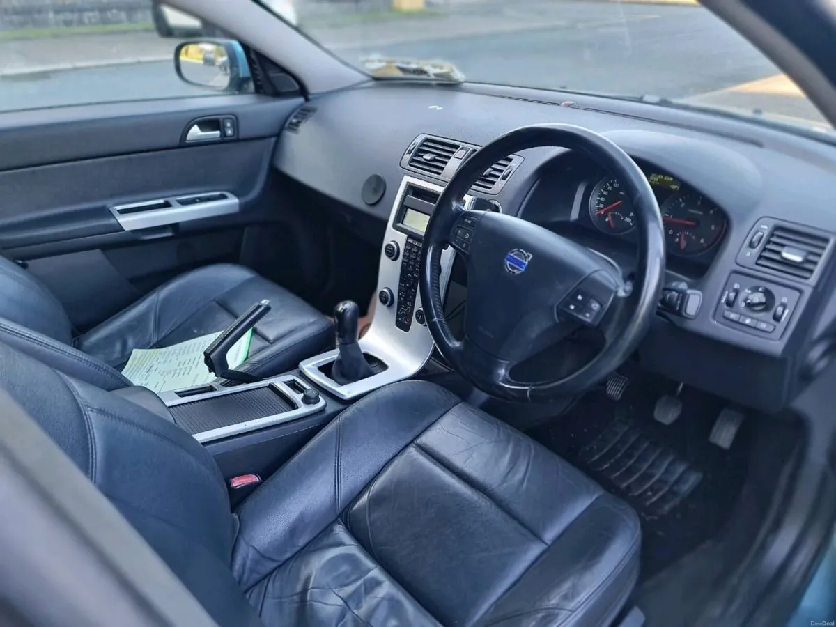 2010 Volvo S40 1.6Diesel new nct 07/27 - Image 4