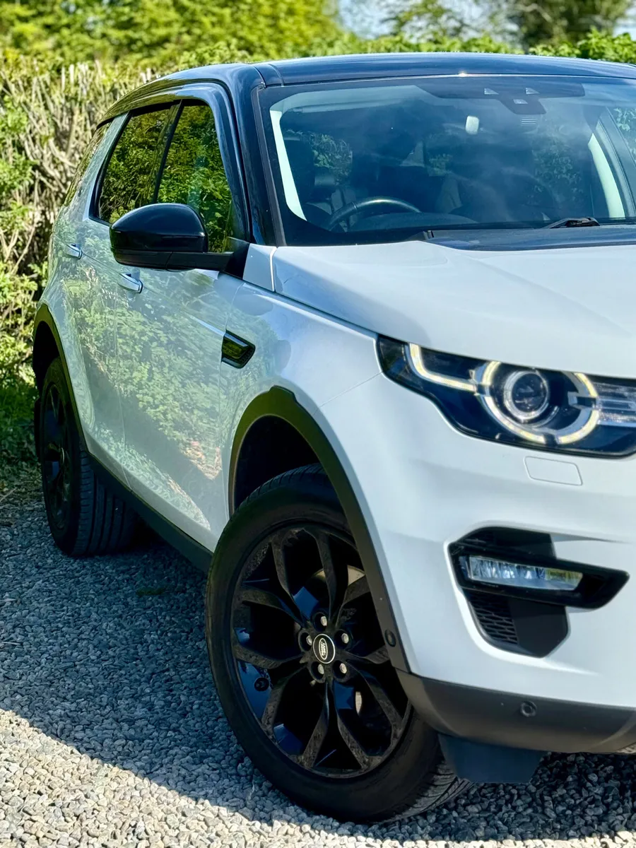 2018 Discovery Sport 2.0 TD4 Automatic 7 Seater - Image 4