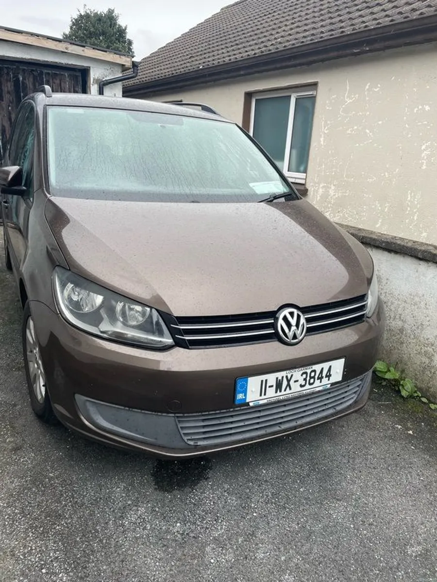 2011 Volkswagen Touran - Image 1