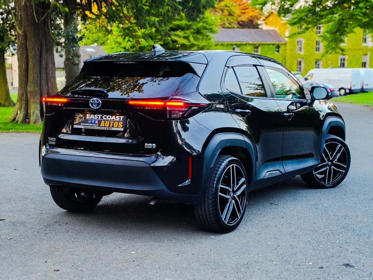 2021 Toyota Yaris Cross 1.5 Petrol Hybrid Auto Spt - Image 3